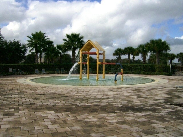 Foto del edificio - Weston Hills Gated Pool Community