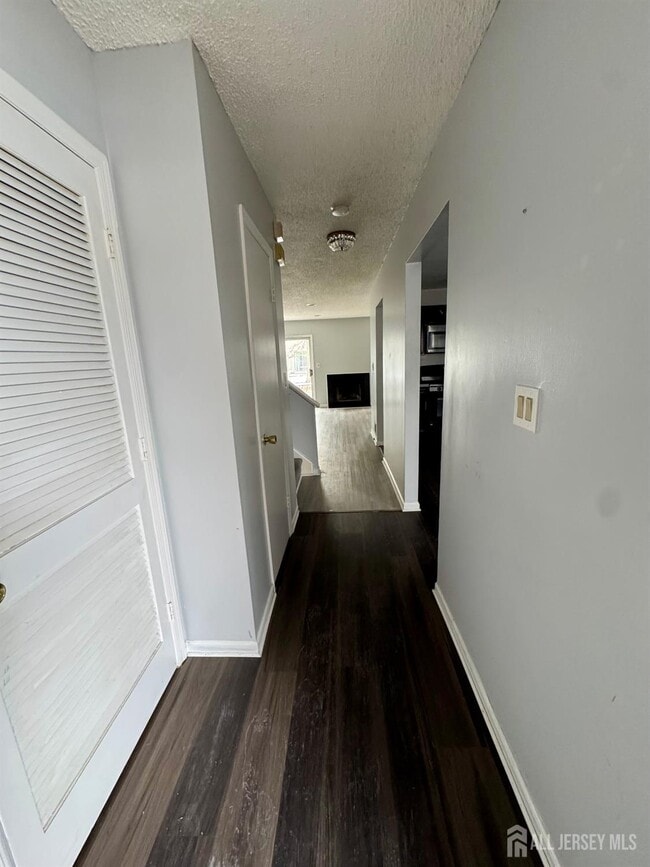 Foto del edificio - 36 Upperbrook Ct