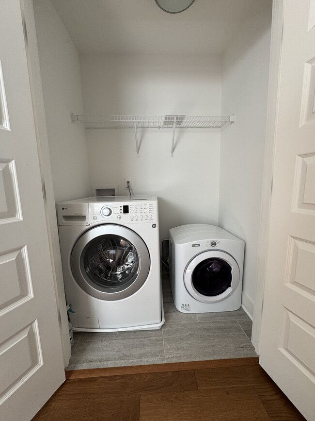 Washer/dryer - 816 Briar Cir