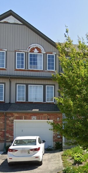 Building Photo - 46 Madeleine St
