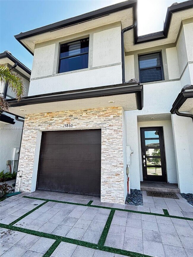 Foto del edificio - 15860 NW 91st Ct
