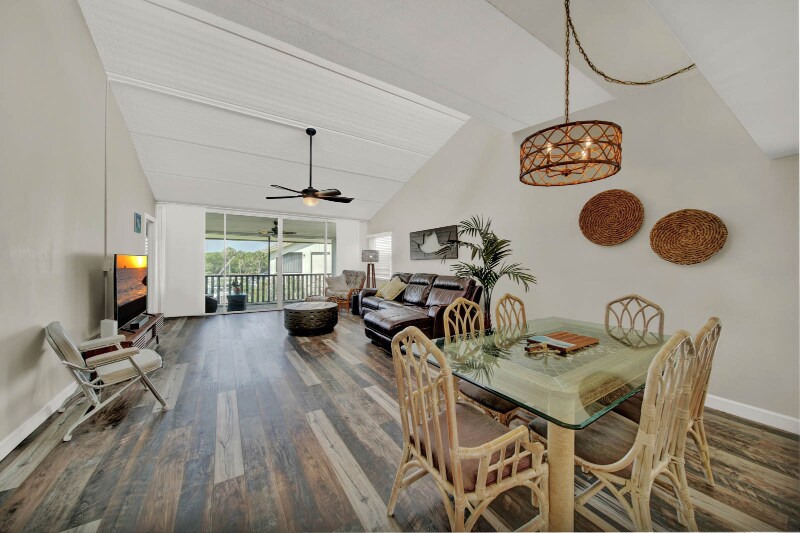 Foto principal - 1456 NE Ocean Blvd