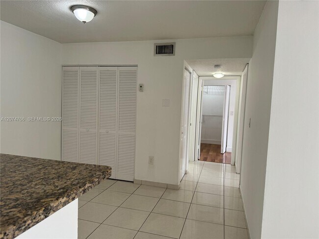 Foto del edificio - 15600 SW 80th St