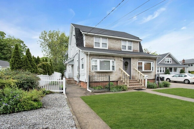Building Photo - 217 Rocklyn Ave