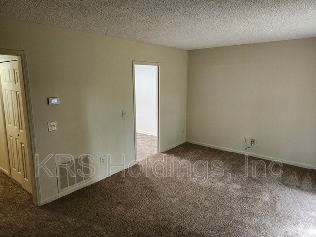 Building Photo - 1129 Mountain View Dr