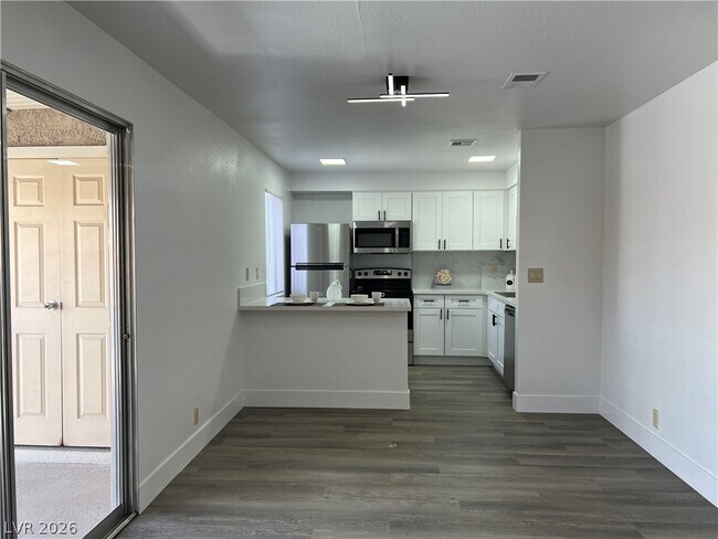 Building Photo - 5080 Indian River Dr