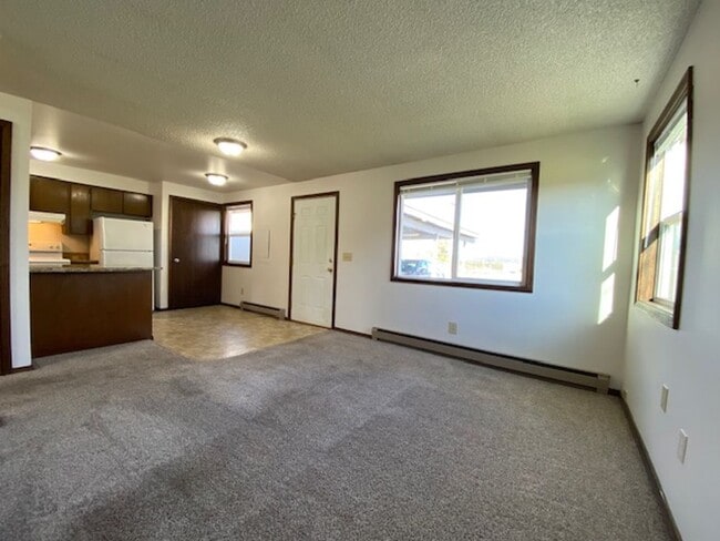 Building Photo - 1343
