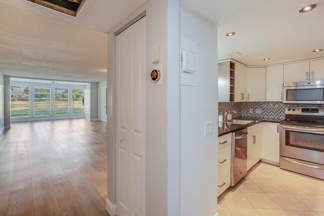 Building Photo - 2651 S Course Dr