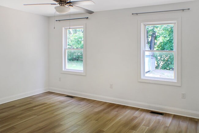 Building Photo - Beautiful One-Level Home in Pristine Condition - Move-In Ready!