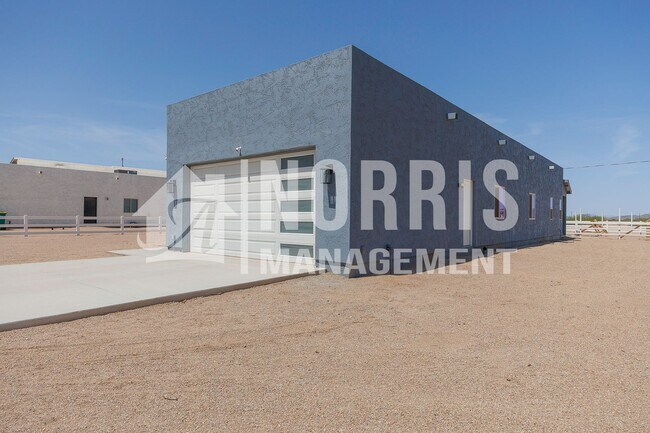 Foto del edificio - Brand New Home with Beautiful Updates!