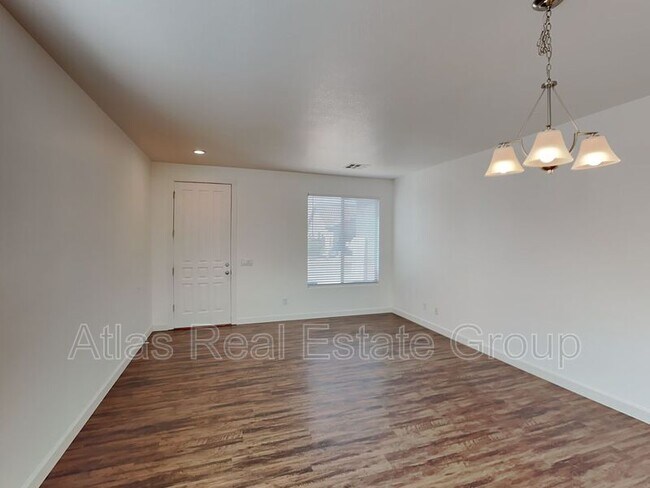 Building Photo - 33093 N Roadrunner Ln