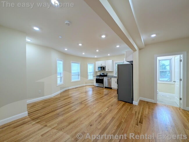 Building Photo - 22 Holyoke Rd