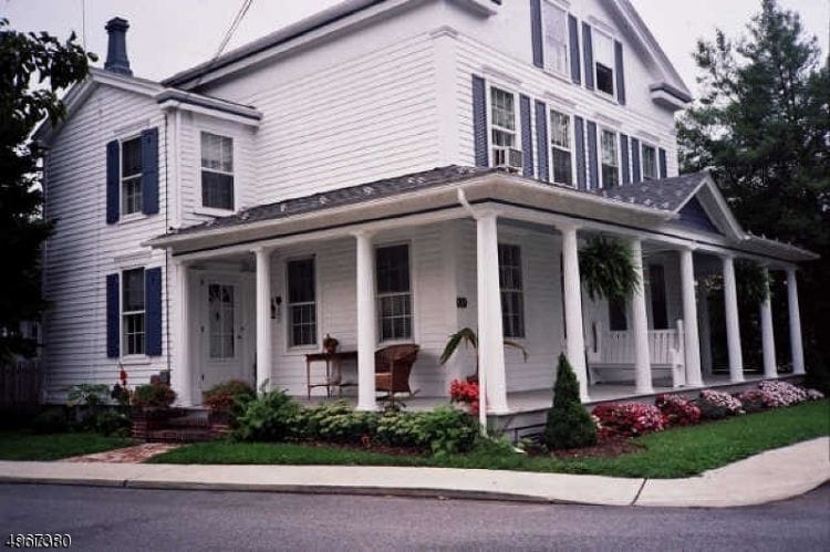 Primary Photo - 32 Green St