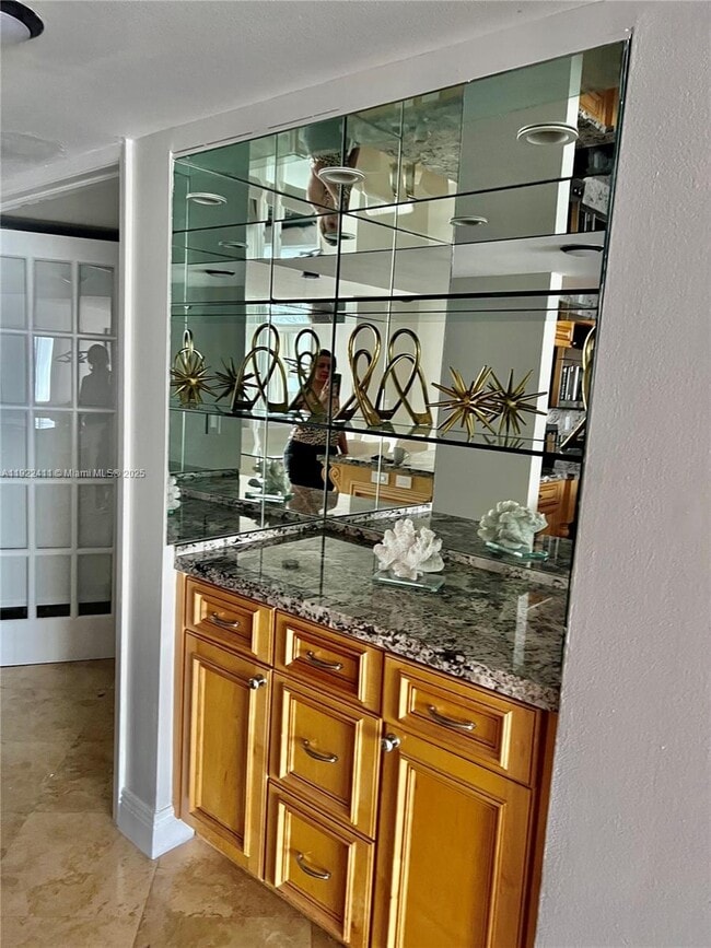 Building Photo - 1717 N Bayshore Dr