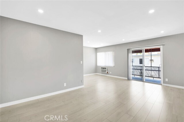 Foto del edificio - 12635 Vanowen St