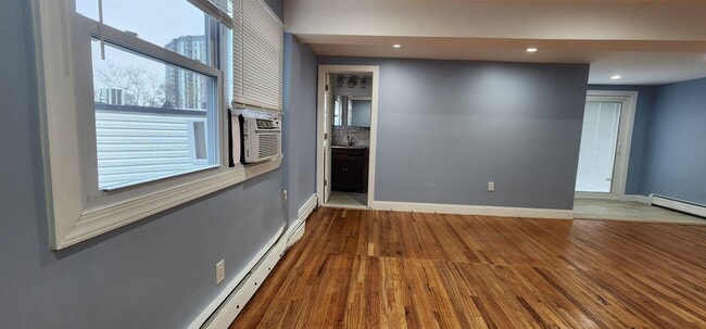 Building Photo - 442 New York Ave