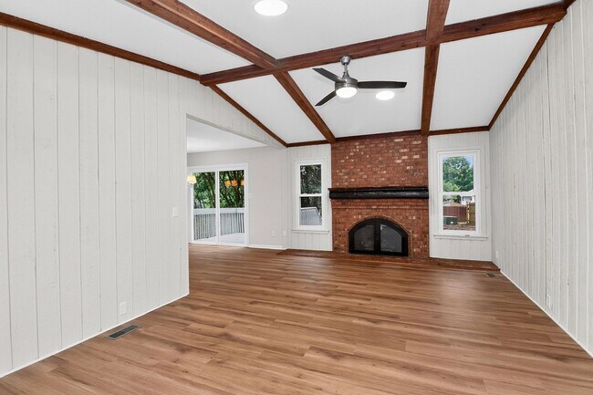 Foto del edificio - Gorgeous 3 Bedroom Home in Walnut Creek!!