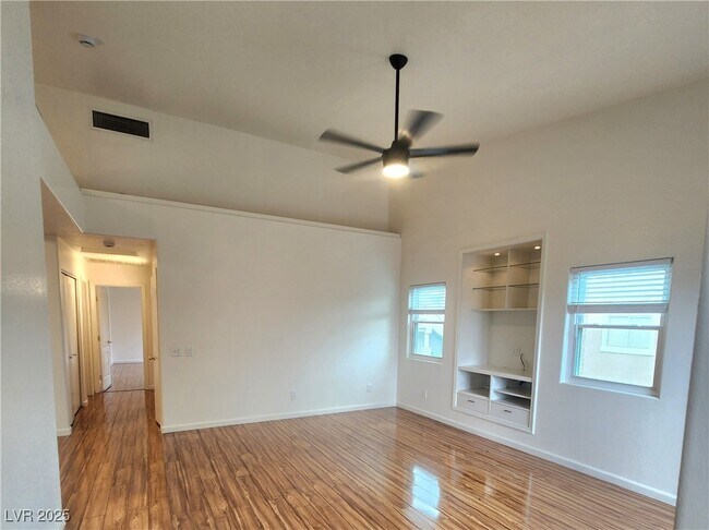 Foto del edificio - 2053 Quartz Cliff St