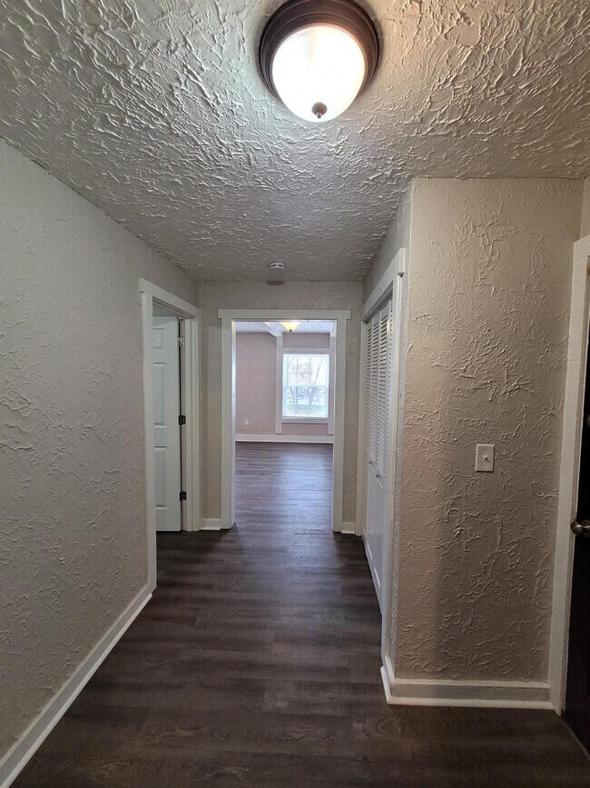 Foto del edificio - 432 Leonard St NW