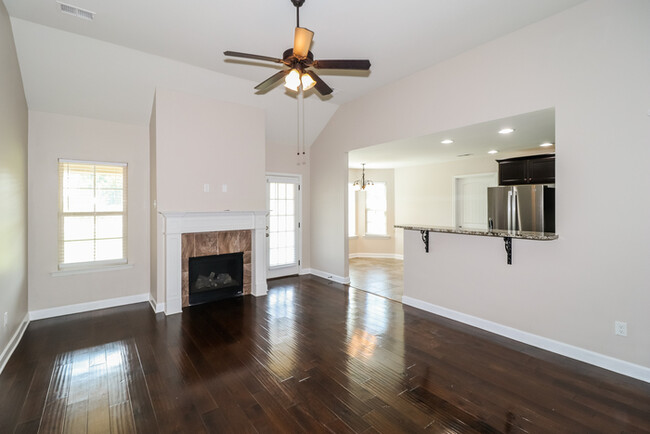 Foto del edificio - 4 Bedroom Memphis Home