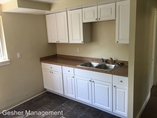 Building Photo - 430 Nelbon Ave