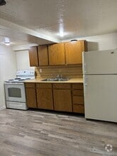 Building Photo - 1311 Hansen Ave