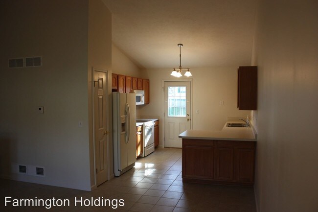 Building Photo - 1418 Hathaway Dr