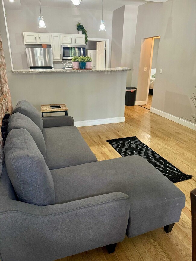 Building Photo - 1235 Highland St