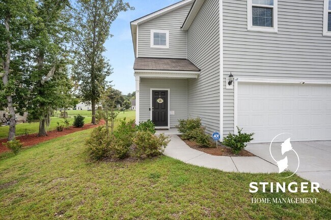 Building Photo - 3 Bedroom / 2.5 Bath For Rent In Shadow Moss