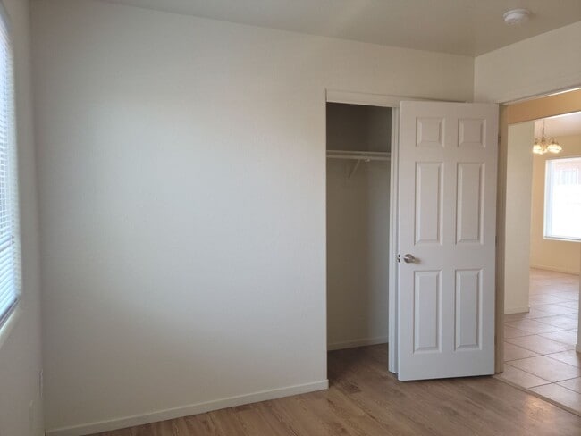 Foto del edificio - Single Story 3-Bedroom