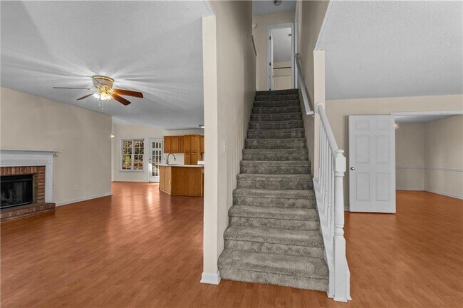 Foto del edificio - 2155 Southbrook Ridge NW