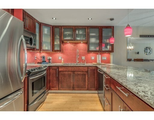 Building Photo - 200 Ledgewood Dr