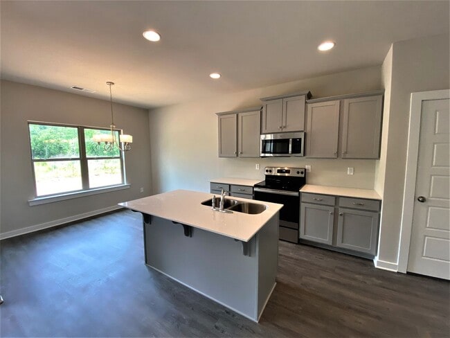 Building Photo - Home for Rent in the St James Subdivision in Pinson, AL!!! AVAILABLE NOW!!!