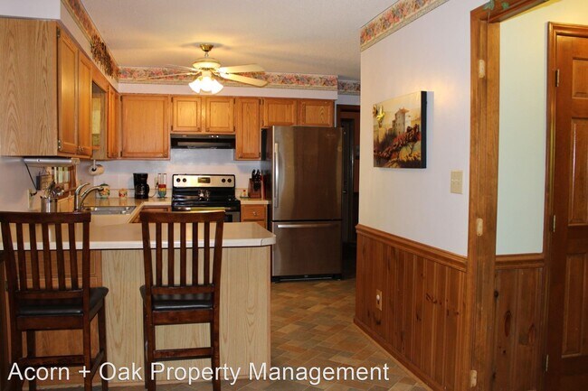 Building Photo - 3 br, 2.5 bath House - 5511 Frenchmans Cre...
