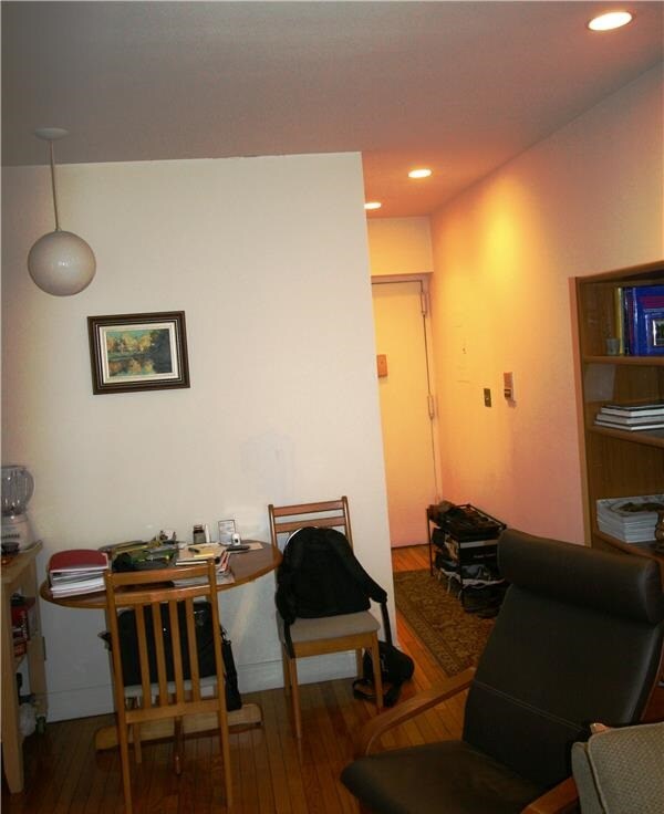 Building Photo - 330 E 95th St