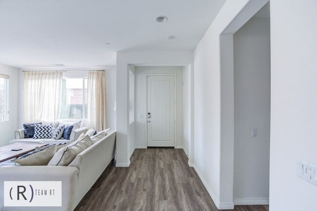 Building Photo - Come Experience Life at Linden Walk!