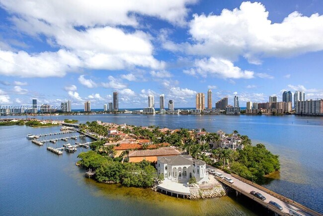 Foto del edificio - 6000 Island Blvd