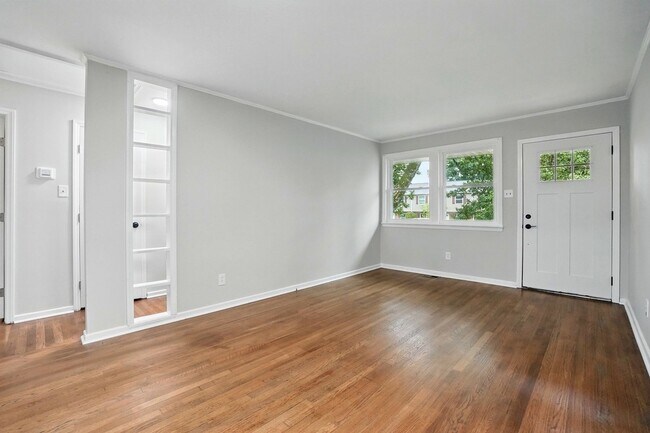 Foto del edificio - Charming 2BR Duplex in Charlotte