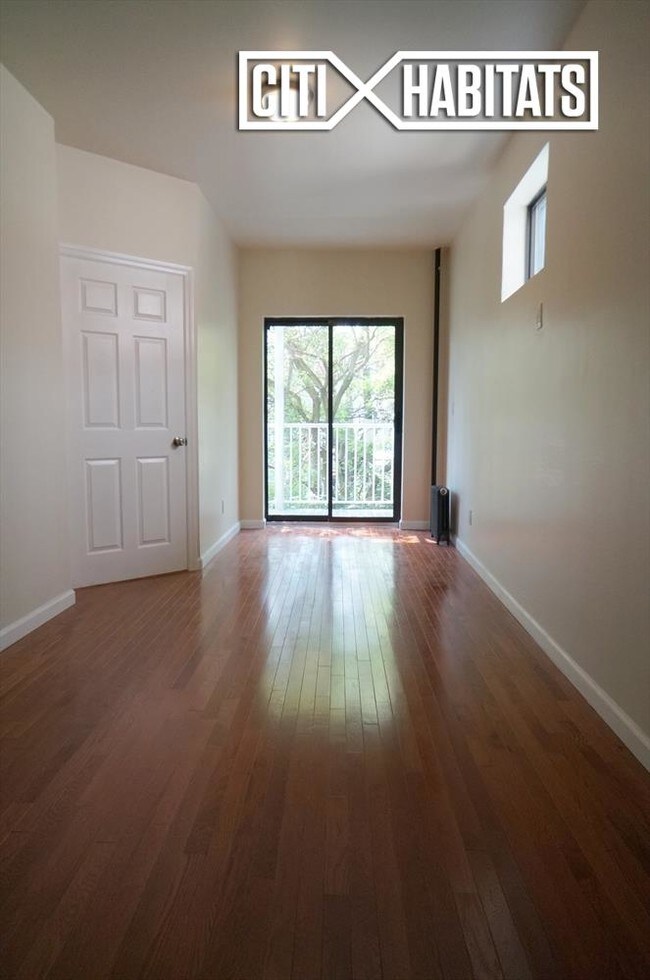 Foto del edificio - 188 W 9th St