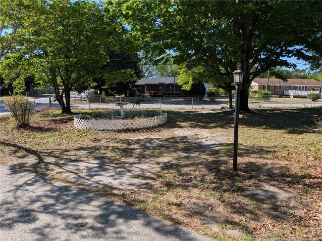 Building Photo - 1403 Mack St