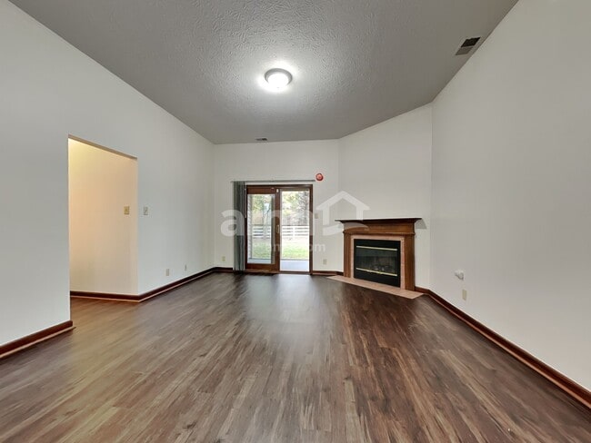 Building Photo - 9940 Wellcroft Ln