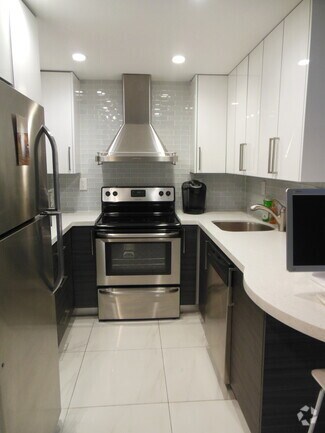 Building Photo - 744 Executive Center Dr