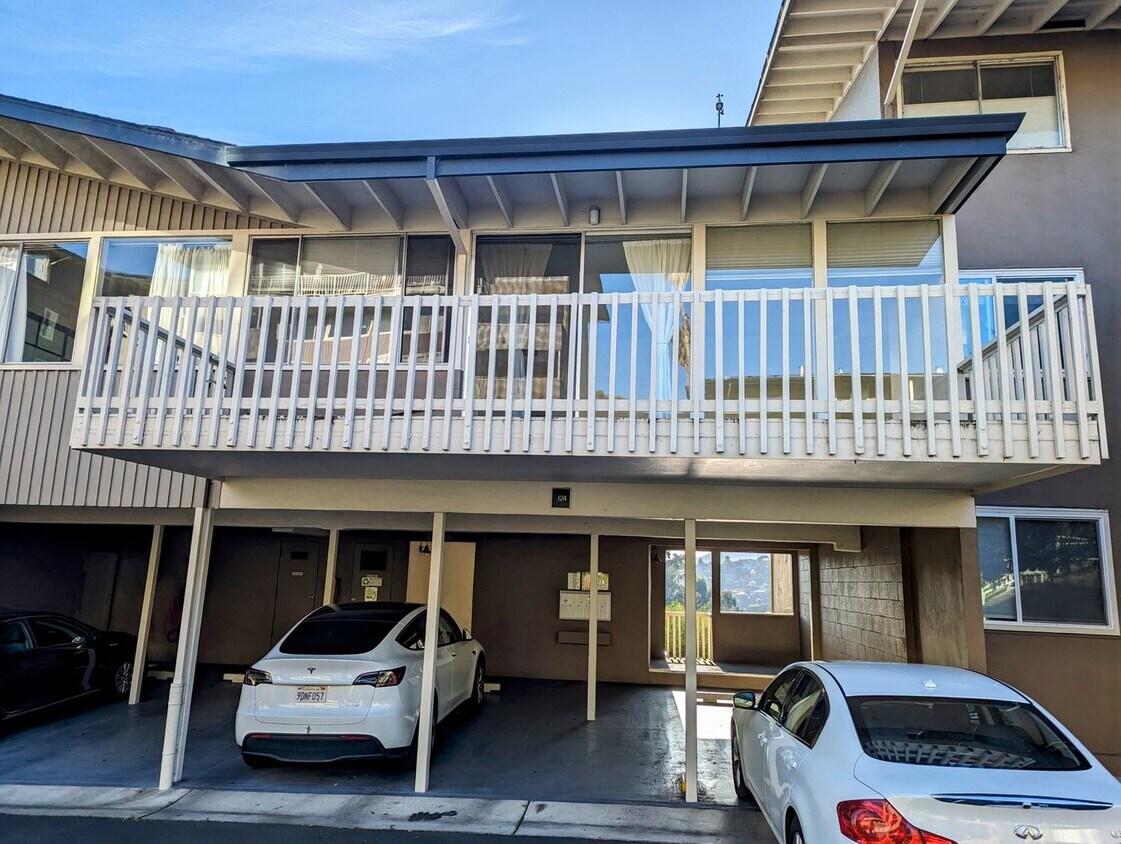 Primary Photo - Sunny and quiet 1br condo in Tiburon