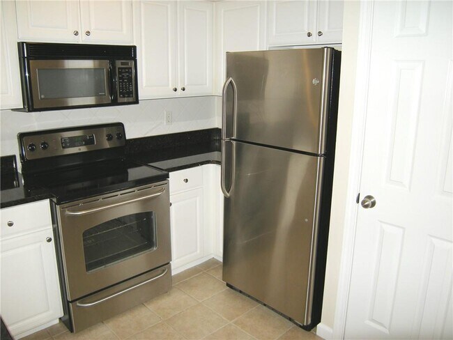 Building Photo - 1308 Westchester Ln NE