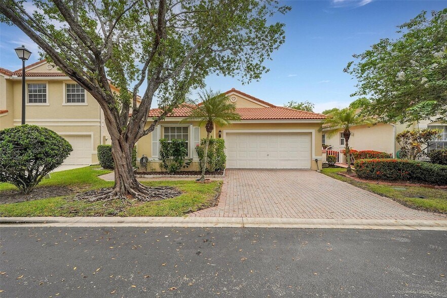 Foto principal - 11034 NW 46th Dr