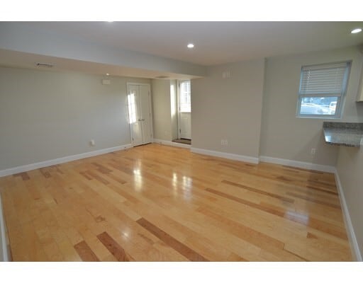 Building Photo - 31 New Ocean St