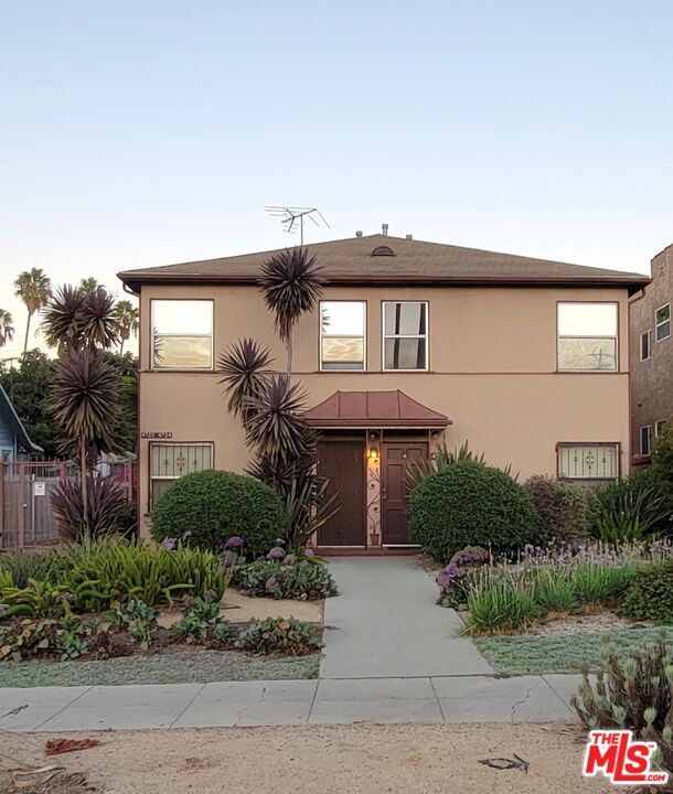 Foto principal - 4724 11th Ave