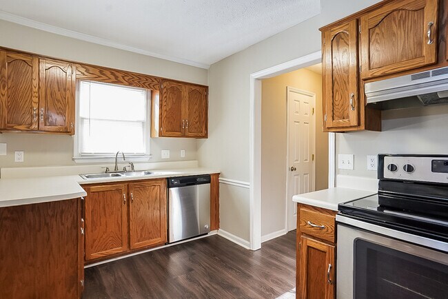 Building Photo - Spacious Two-Story Home in Aiken, SC