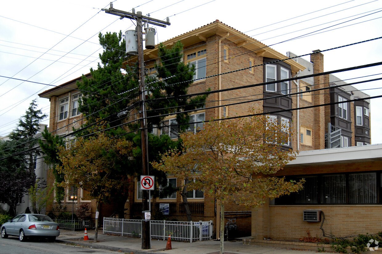Primary Photo - The Dover Apartments