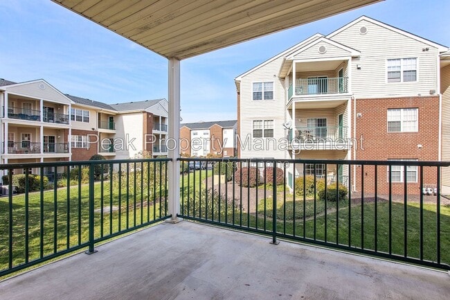 Interior Photo - The Links Condominiums